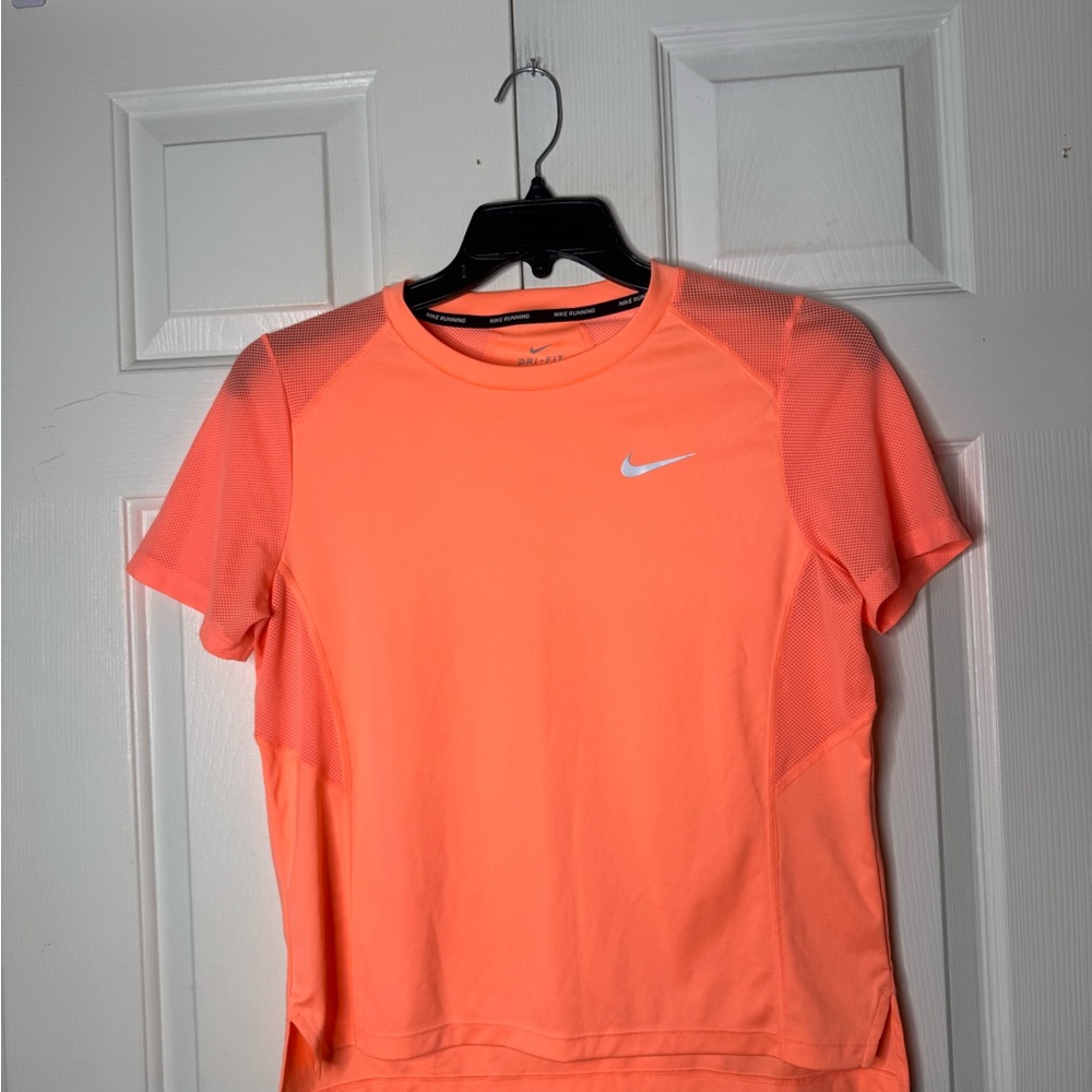 Nike Women's Vibrant Coral Short Sleeve Tee - Picture 14 of 14